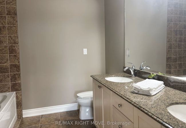 504 - 80 Orchard Point Rd, Home with 1 bedrooms, 2 bathrooms and null parking in Orillia ON | Image 16