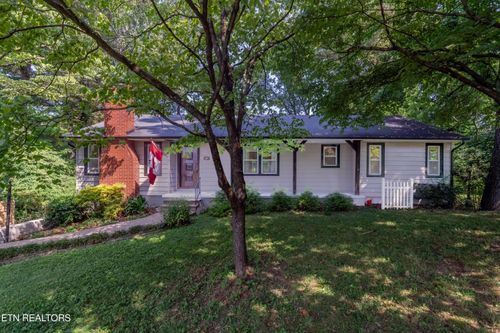 2805 Kenilworth Ln, Knoxville, TN, 37917-3418 | Card Image