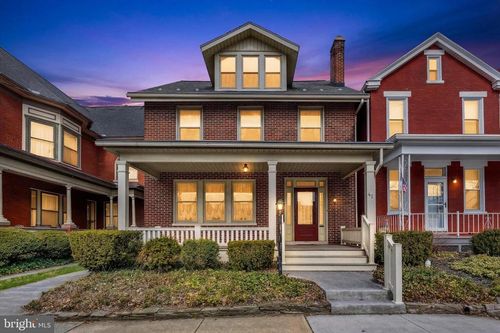 42 Market Sq, MANHEIM, PA, 17545-2414 | Card Image