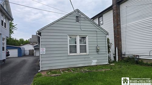 154 Maple Ave, Dunkirk, NY, 14048-2739 | Card Image