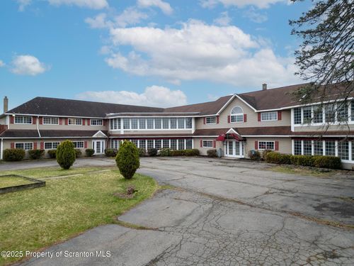 2860 Sr 309 Hwy, Dallas, PA, 18612-8402 | Card Image