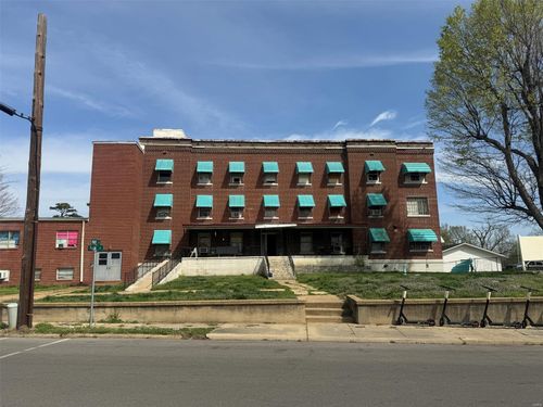 1124 N Main St, Poplar Bluff, MO, 63901-3875 | Card Image