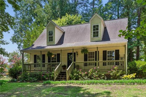 7322 Edgehill St, Gloucester, VA, 23061-5157 | Card Image