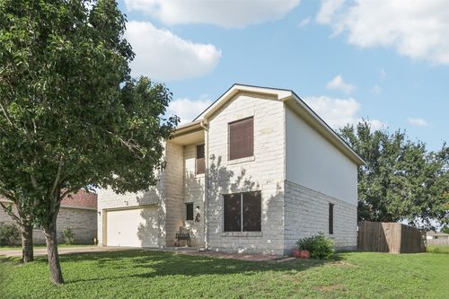 110 Trapper Trl, Bastrop, TX, 78602-3970 | Card Image