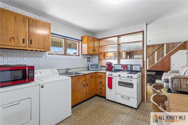 2 Buttonwood Dr, House other with 3 bedrooms, 1 bathrooms and null parking in Parlin NJ | Image 15