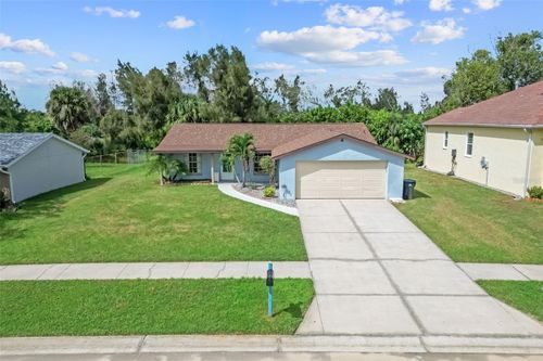 542 Red Mangrove Ln, Apollo Beach, FL, 33572-2550 | Card Image