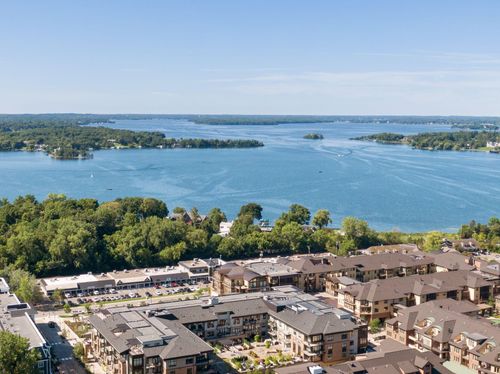 apt-216-875 Lake St N, Wayzata, MN, 55391-2761 | Card Image