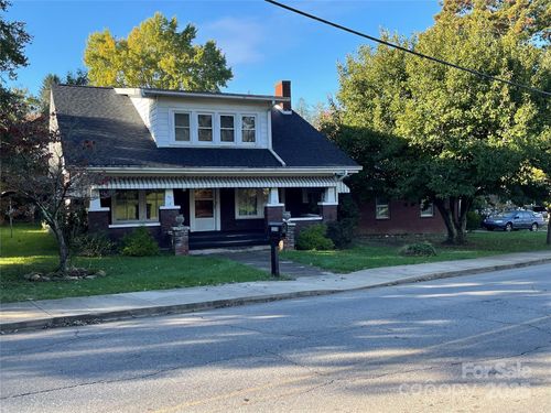 318 Academy St, Canton, NC, 28716-1197 | Card Image