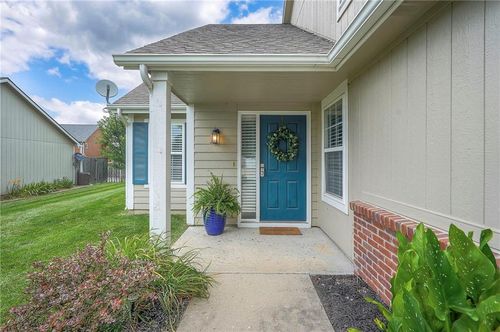 424 W Acorn St, Gardner, KS, 66030-9229 | Card Image