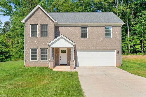 2948 Lashmit Dr, Winston Salem, NC, 27103-5511 | Card Image