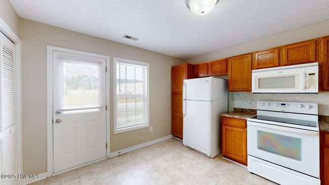 150 Cornerstone Pl, Townhouse with 2 bedrooms, 3 bathrooms and null parking in Jacksonville NC | Image 7
