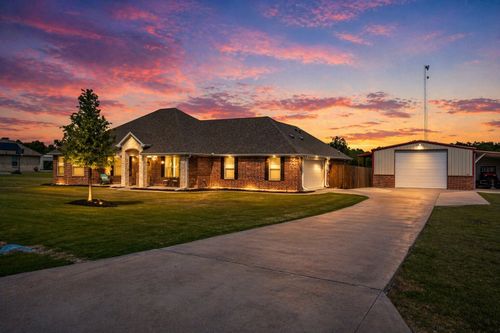 940 Lester Burt Rd, Farmersville, TX, 75442-6283 | Card Image