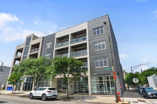 3s-1601 W Pearson St, Chicago, IL, 60622-5125 | Card Image