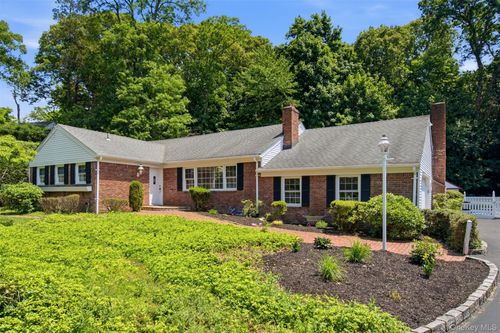 92 Christian Ave, Stony Brook, NY, 11790-1202 | Card Image
