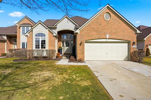 49-6140 Warwick Dr, Commerce Township, MI, 48382-5102 | Card Image