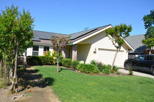 634 W Vassar Ave, Visalia, CA, 93277-4791 | Card Image