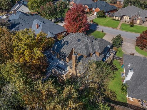 1812 Oaks Way, Oklahoma City, OK, 73131-1270 | Card Image