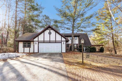 6871 Gregory Lane Lane, LITTLE SUAMICO, WI, 54171 | Card Image