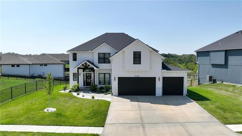 13785 Nw 71st St, Parkville, MO, 64152-1170 | Card Image