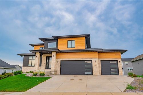 2596 Fahey Gln, Fitchburg, WI, 53711-9401 | Card Image