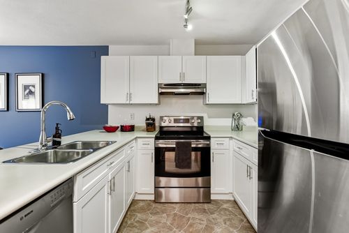 320-1220 Lasalle Pl, Coquitlam, BC, V3B7L6 | Card Image