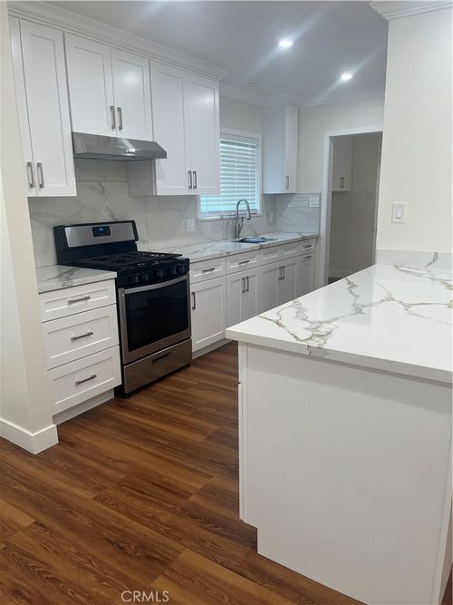 2841 E 69th St, Long Beach, CA, 90805-1801 | Card Image