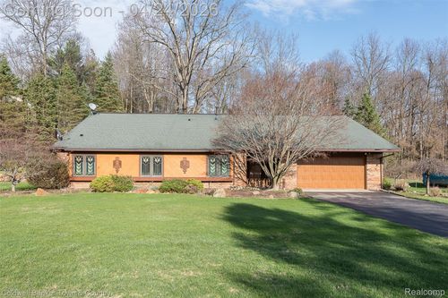 5415 Prairie Vw, Brighton, MI, 48116-7715 | Card Image