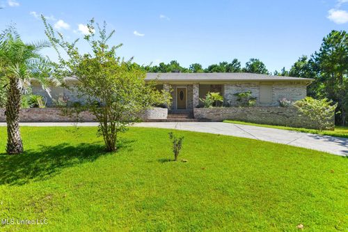 312 Julia St, Bay Saint Louis, MS, 39520-2018 | Card Image