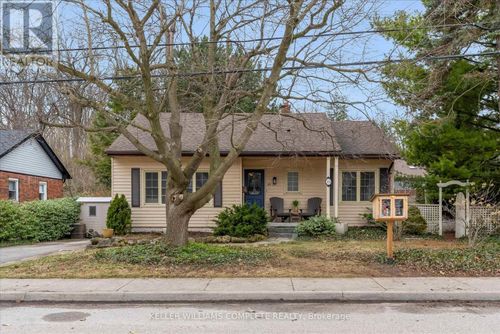 24 Central Park Ave, Dundas, ON, L9H2M7 | Card Image