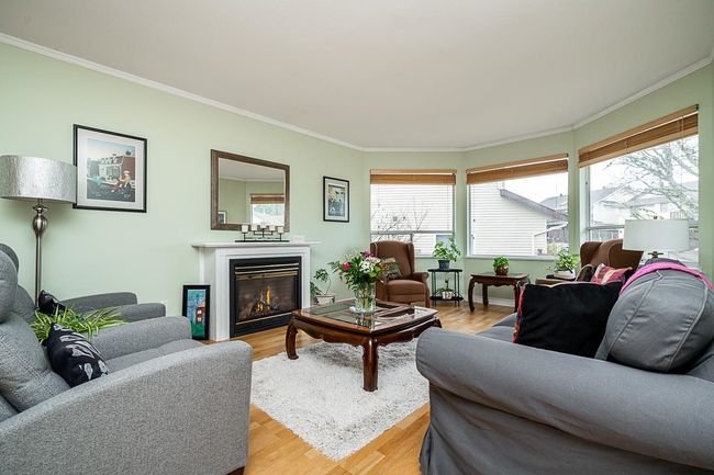23014 Reid Avenue, House other with 5 bedrooms, 3 bathrooms and 4 parking in Maple Ridge BC | Image 4
