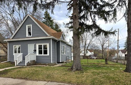5024 N 32nd Street, MILWAUKEE, WI, 53209 | Card Image
