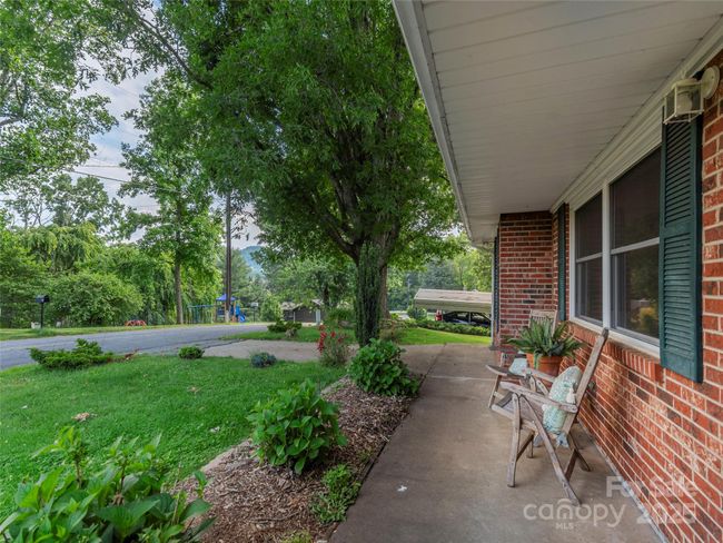151 Ingram Loop, House other with 3 bedrooms, 2 bathrooms and null parking in Clyde NC | Image 5
