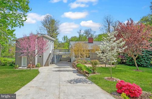 3530 Slade Run Dr, FALLS CHURCH, VA, 22042-3924 | Card Image