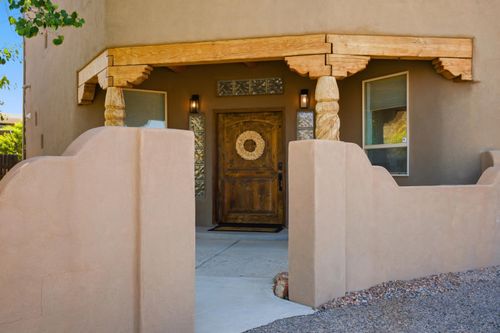 2816 Tramway Cir Ne, Albuquerque, NM, 87122-2239 | Card Image