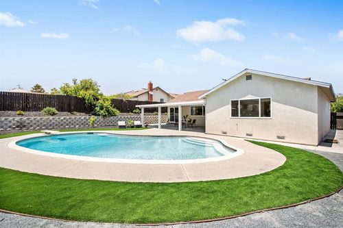 2790 Rhoades Rd, San Diego, CA, 92139-3739 | Card Image