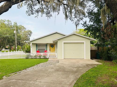 1040 N Clayton St, Mount Dora, FL, 32757-4958 | Card Image