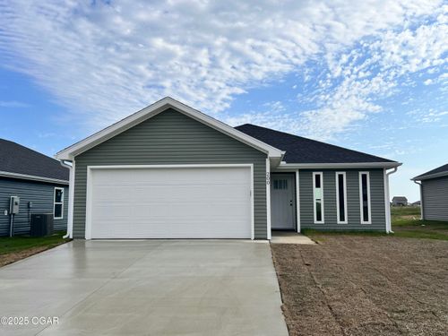 200 Eagle Edge Ave, Duenweg, MO, 64841-1112 | Card Image