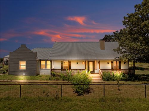 213 County Road 245, Collinsville, TX, 76233-2564 | Card Image
