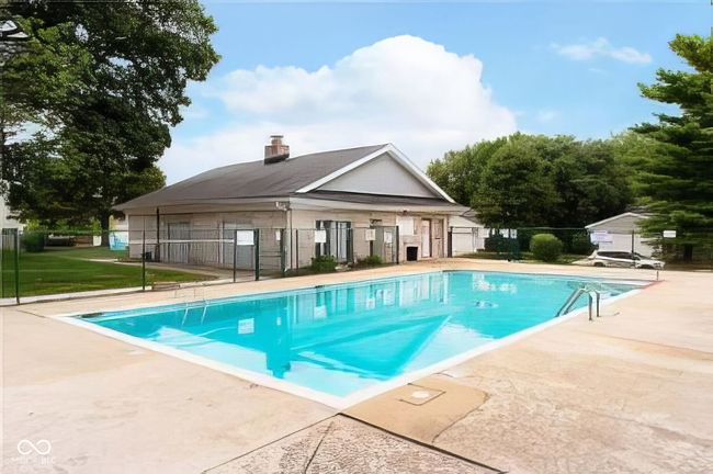 7622 Vintage Ct, Condo with 3 bedrooms, 3 bathrooms and null parking in Lawrence IN | Image 28