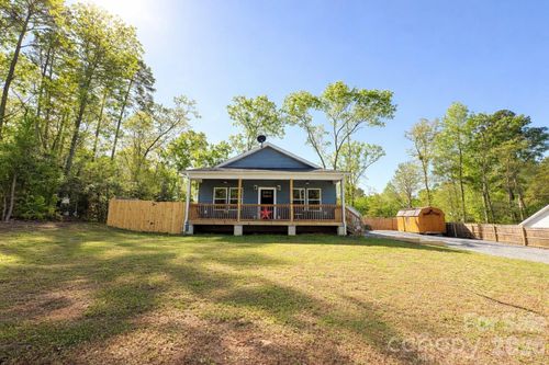 196 8th Ave, New London, NC, 28127-7634 | Card Image