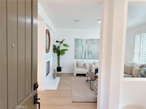 67 Cienega, Irvine, CA, 92618-8802 | Card Image