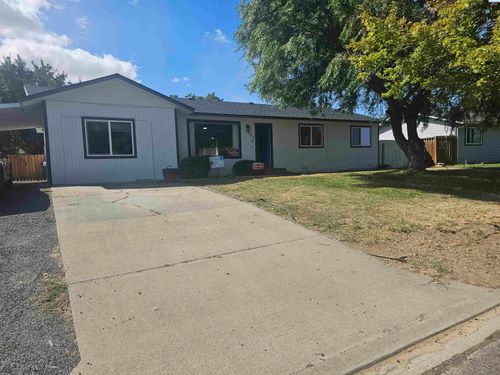 125 Walker Pl, Prosser, WA, 99350-1055 | Card Image