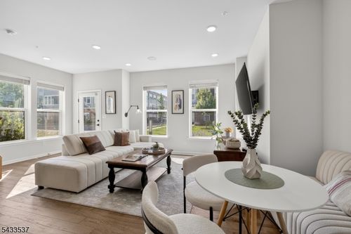 3105-3 Sadie Cir, Union, NJ, 07083-2532 | Card Image
