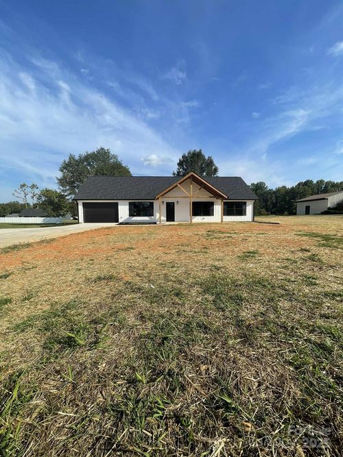 134 Oakgrv Clvrhl Ch Rd, Lawndale, NC, 28090-9000 | Card Image