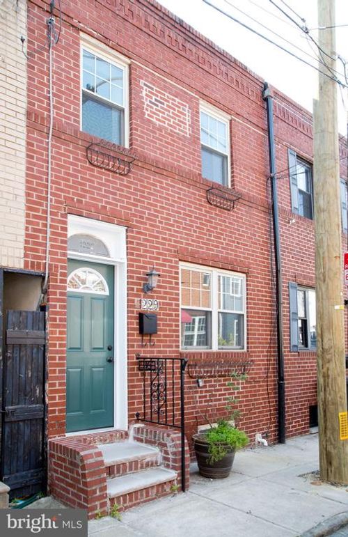 1229 S Warnock St, PHILADELPHIA, PA, 19147-5026 | Card Image