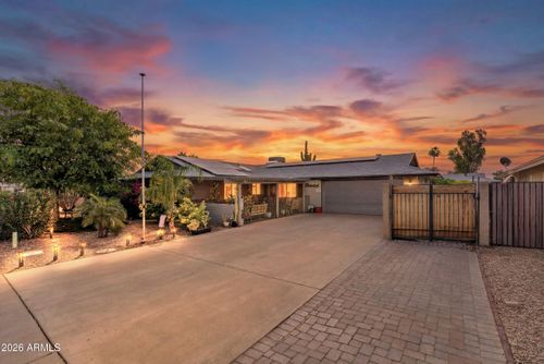 9319 W Glen Oaks Cir, Sun City, AZ, 85351-1407 | Card Image