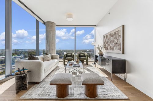 1407-44 East Ave, Austin, TX, 78701-4384 | Card Image
