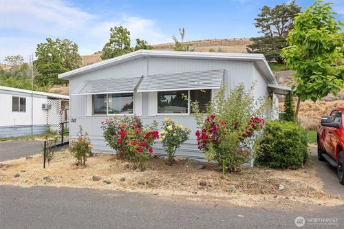 247-2205 Butterfield Road, Yakima, WA, 98901 | Card Image