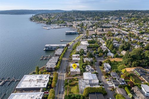 832 Lake St S, Kirkland, WA, 98033-6456 | Card Image