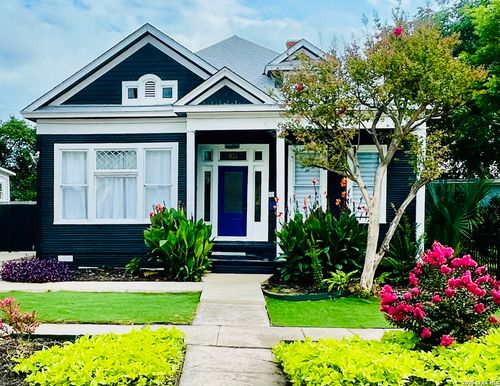 825 Burleson, San Antonio, TX, 78202-1216 | Card Image